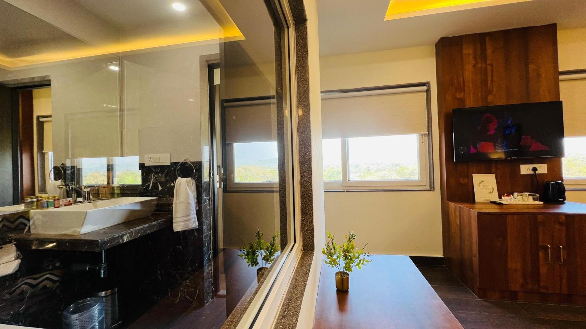 Bluo Amani Vagator - Boutique Hotel Goa Anjuna Exteriör bild