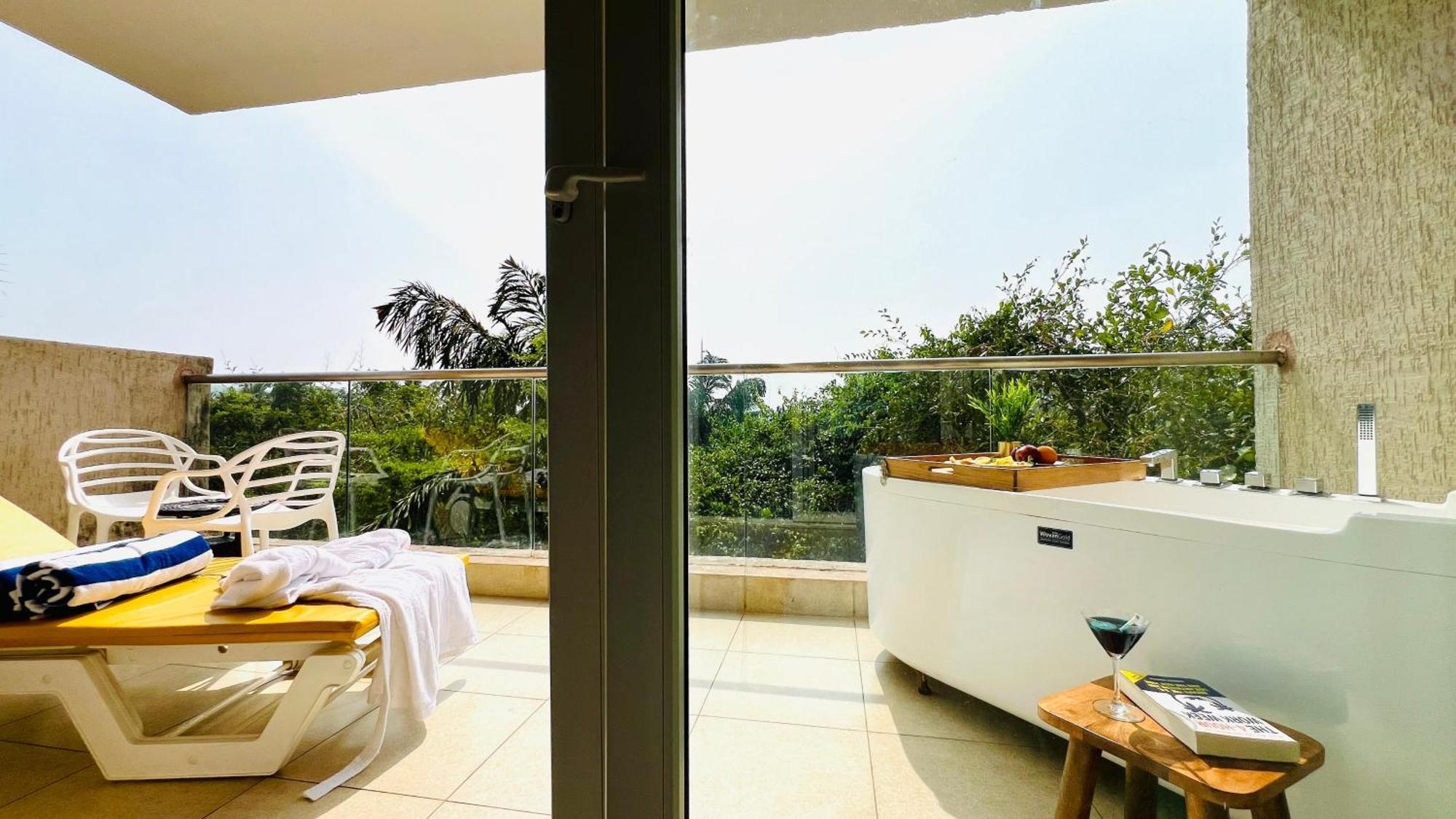 Bluo Amani Vagator - Boutique Hotel Goa Anjuna Exteriör bild